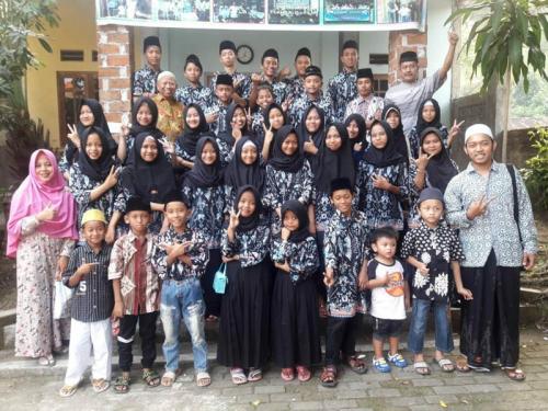 11. Panti Asuhan Anak & Lansia Al - Hikmah